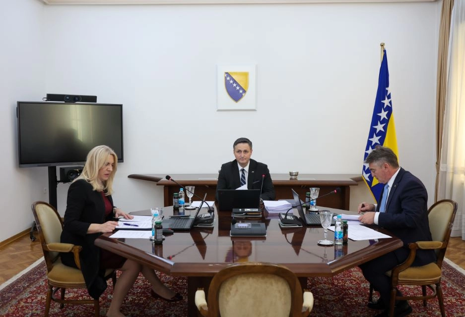 Članovi Predsjedništva BiH čestitali Međunarodni praznik rada